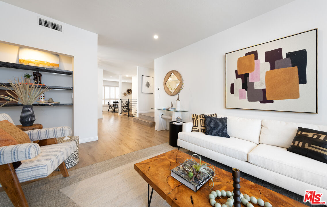 1920 Pandora Ave Unit: 8