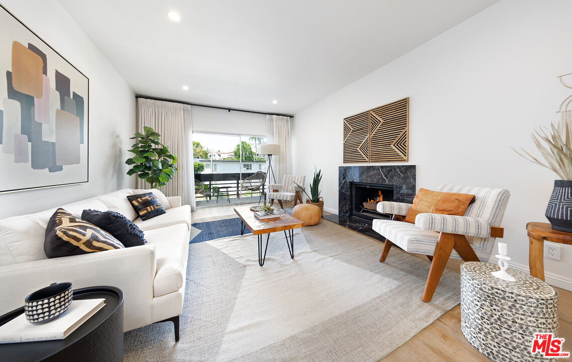 1920 Pandora Ave Unit: 8
