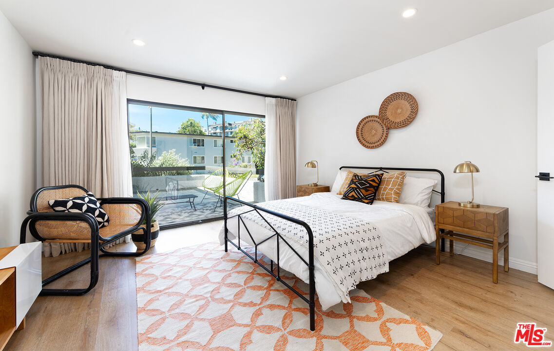 1920 Pandora Ave Unit: 8