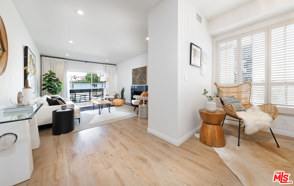 1920 Pandora Ave Unit: 8