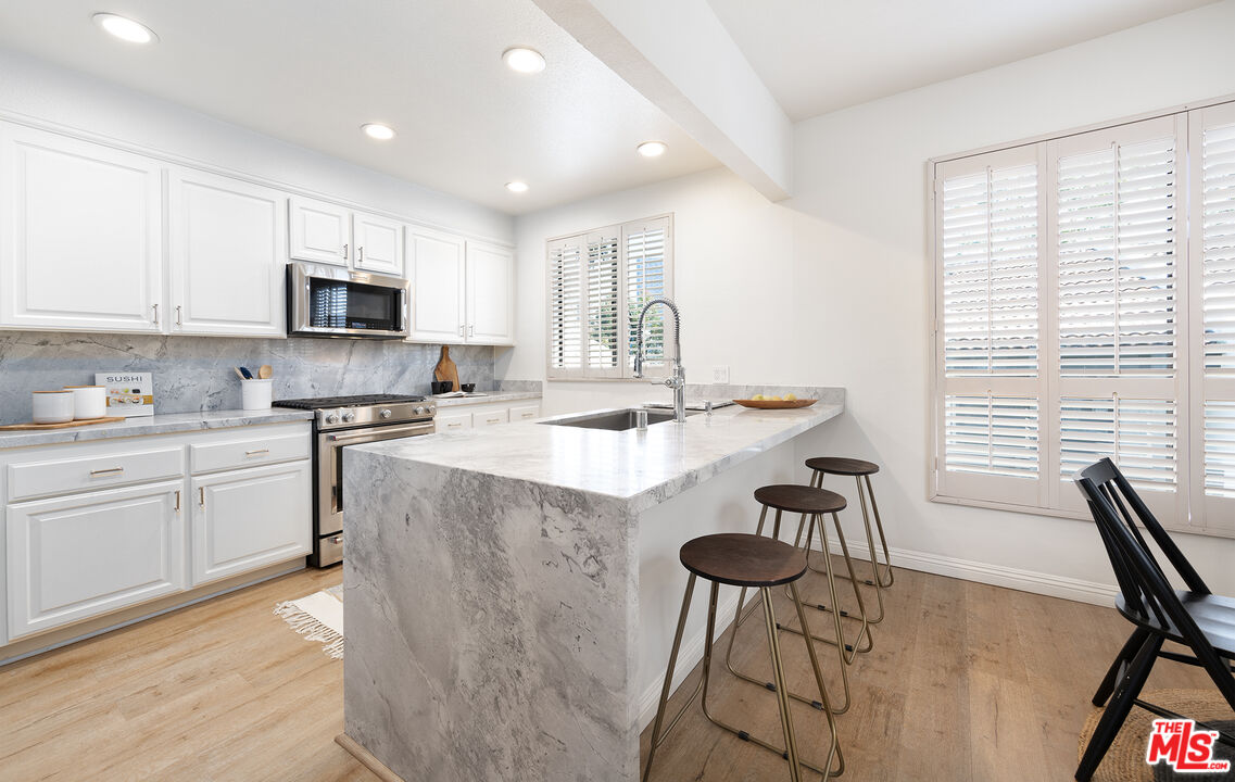 1920 Pandora Ave Unit: 8
