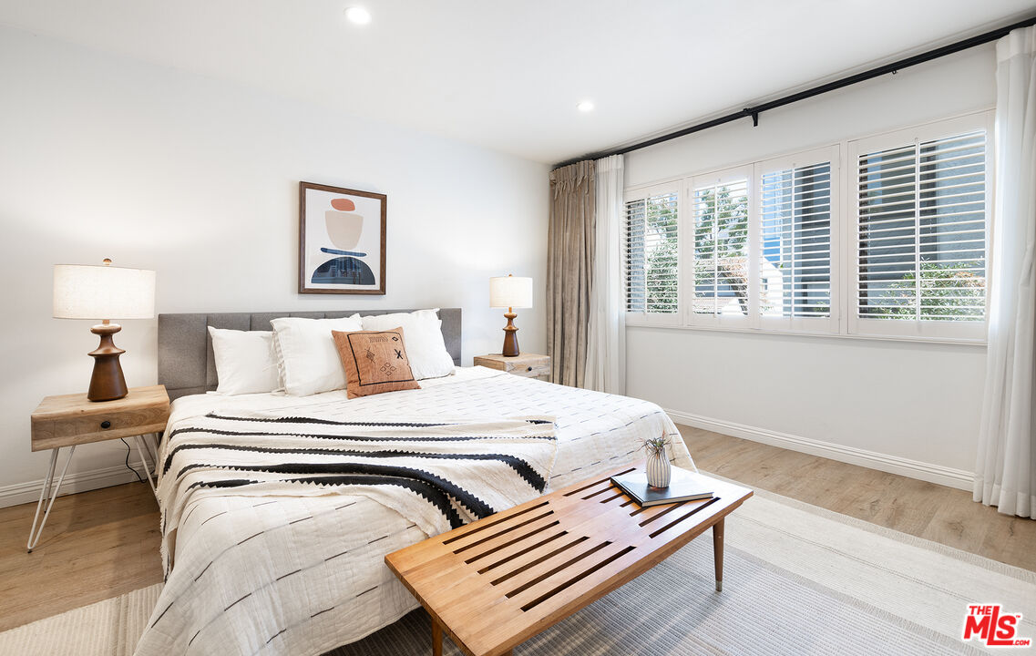1920 Pandora Ave Unit: 8
