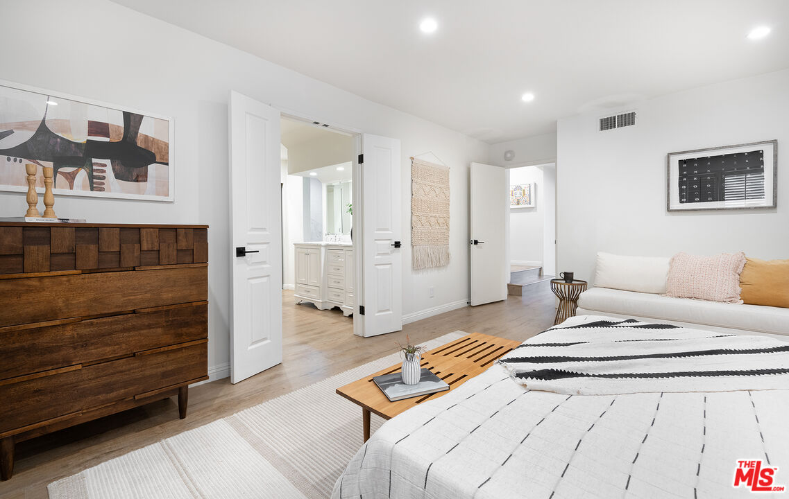 1920 Pandora Ave Unit: 8