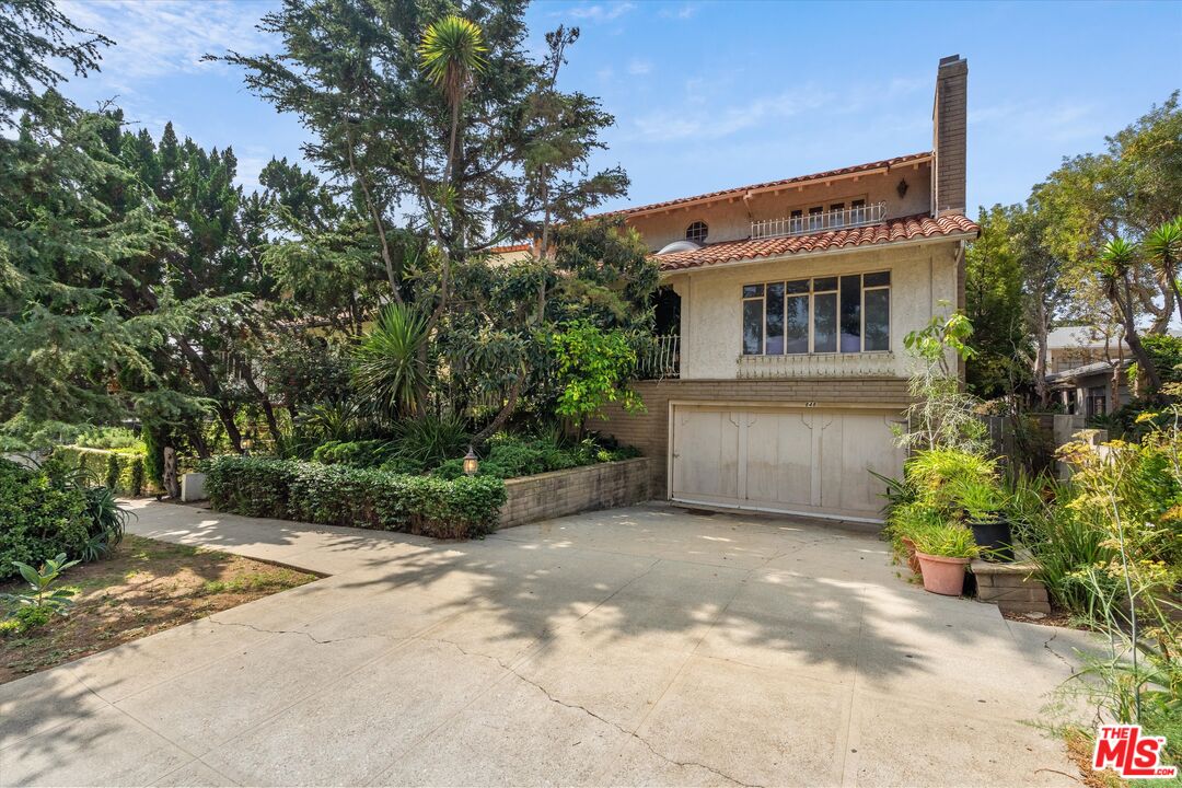 848 15th St Unit: 2