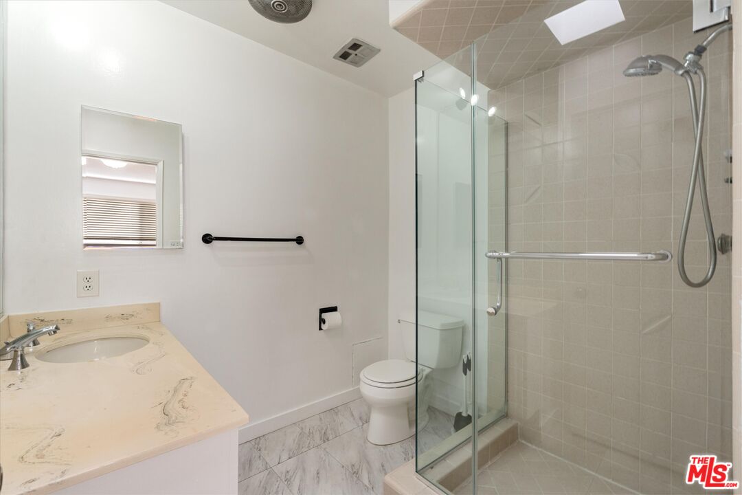 848 15th St Unit: 2