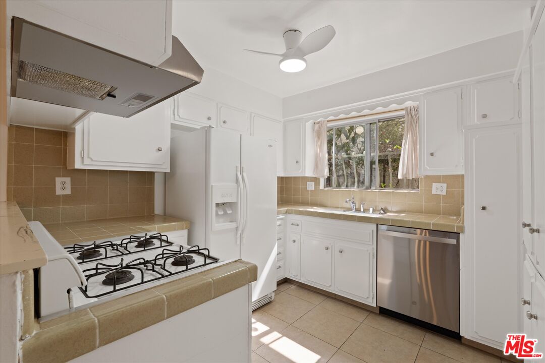 848 15th St Unit: 2
