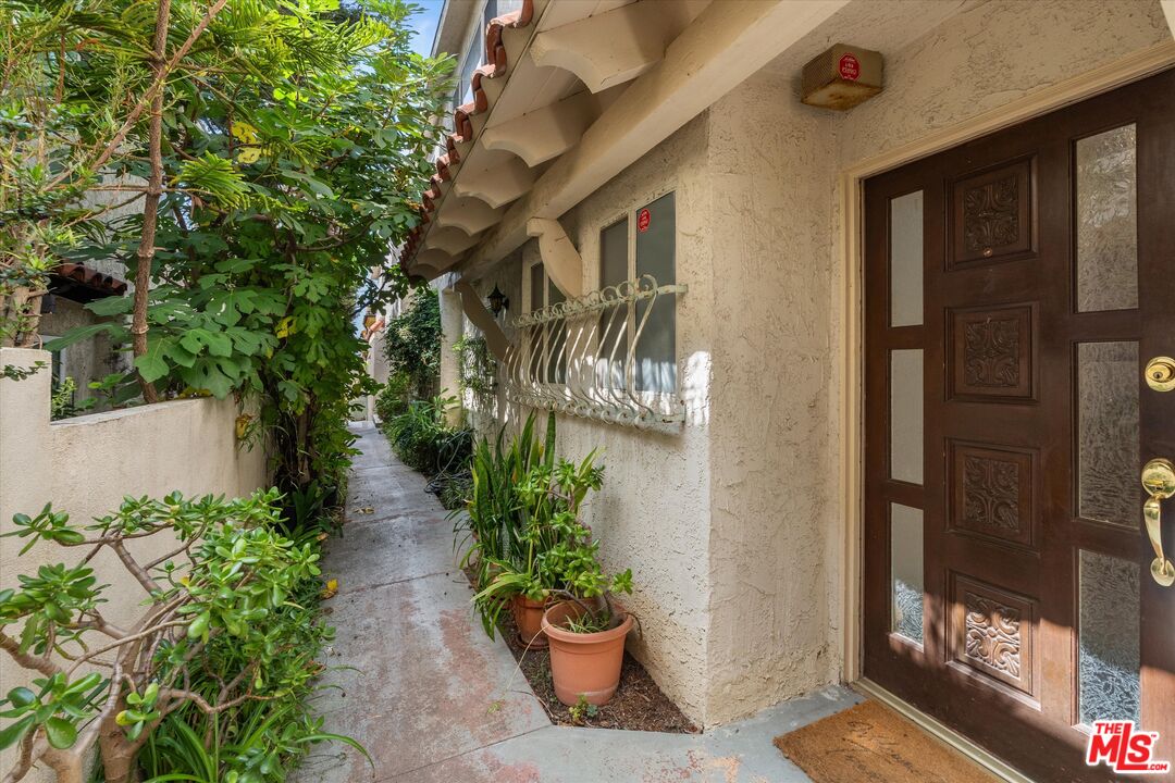 848 15th St Unit: 2