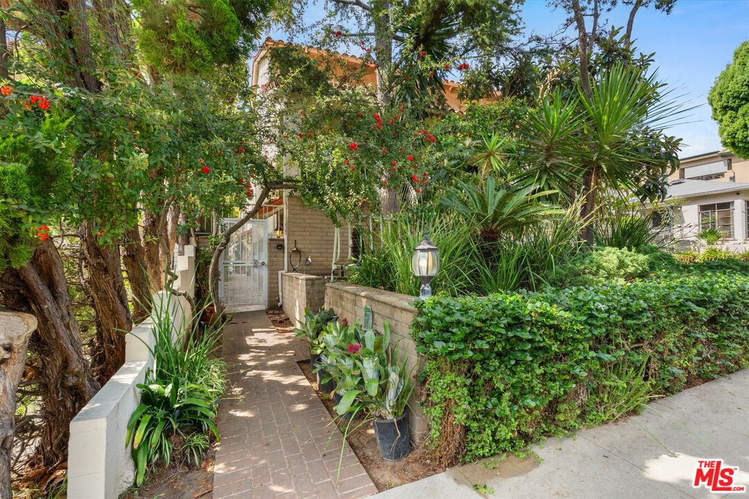 848 15th St Unit: 2