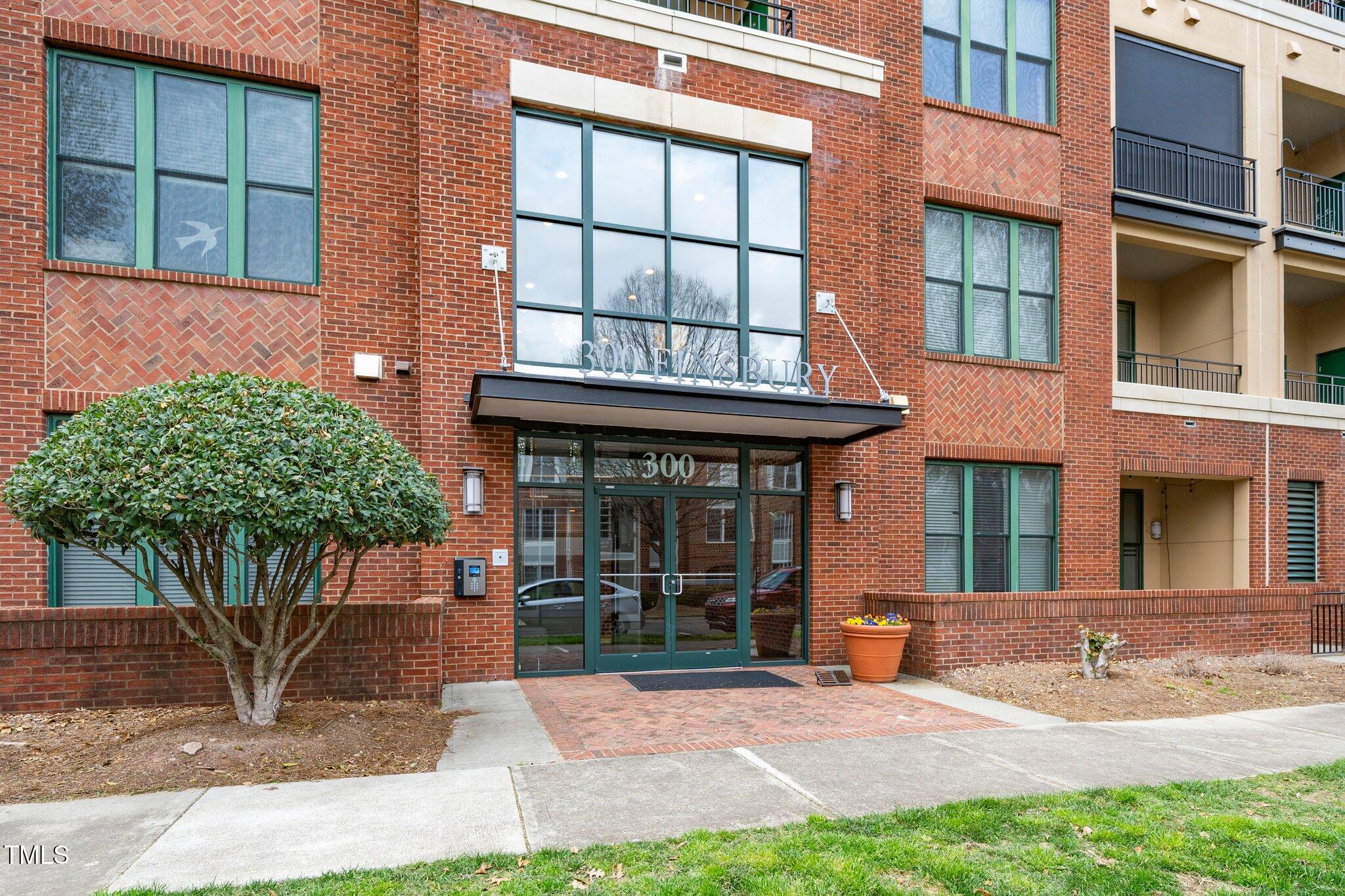 300 Finsbury # 115