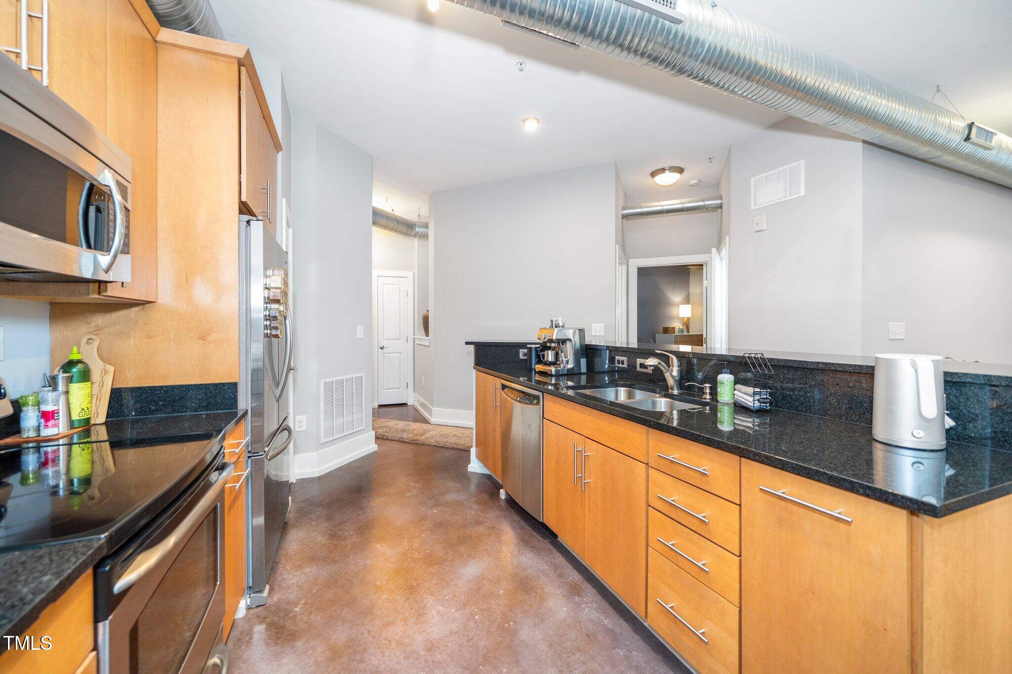 300 Finsbury # 115