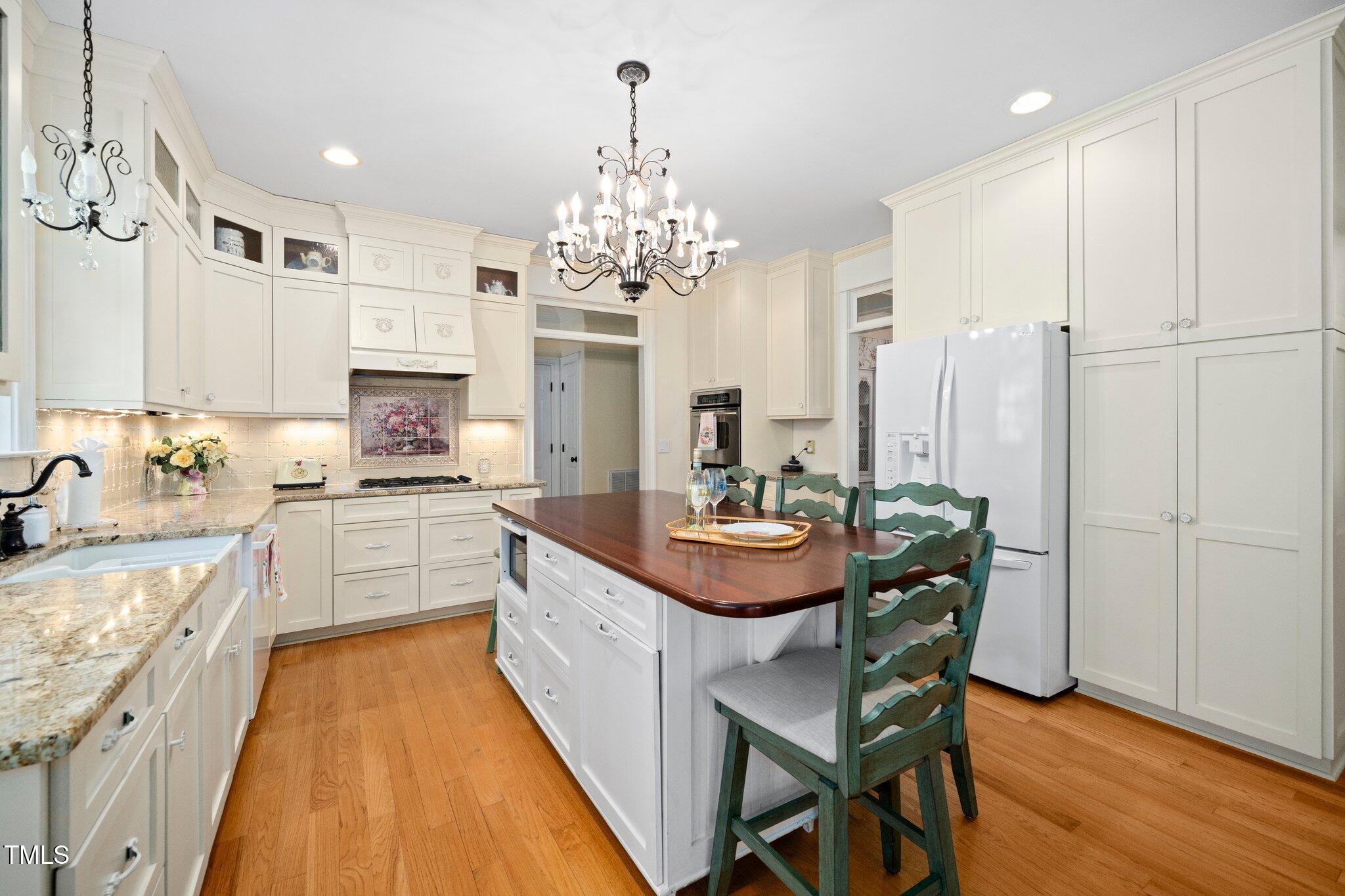 7516 Orchard Crest Court