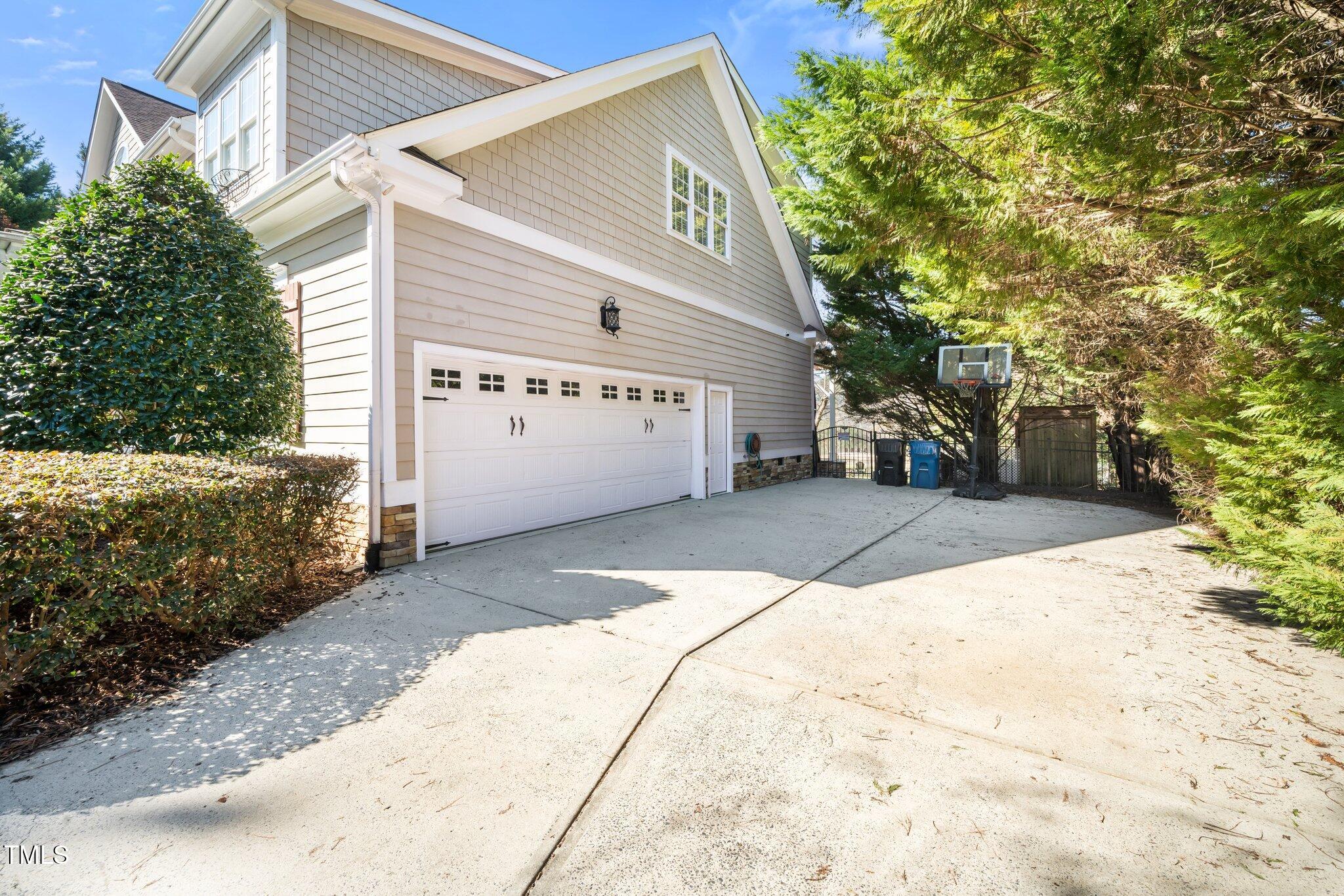 7516 Orchard Crest Court