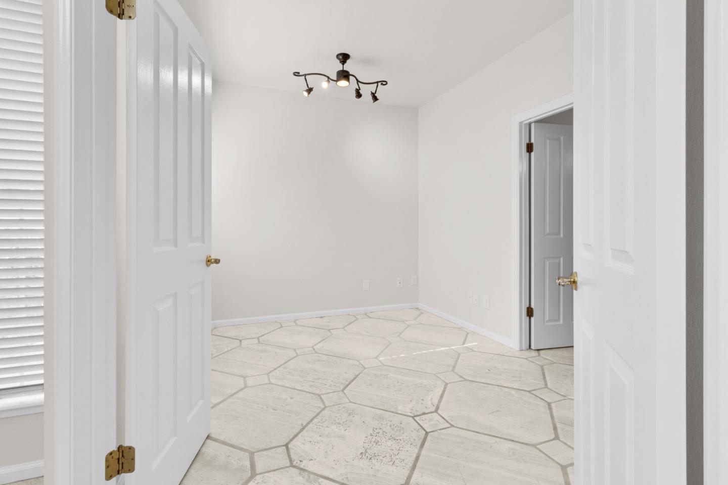 14475 Mountain Quail Road