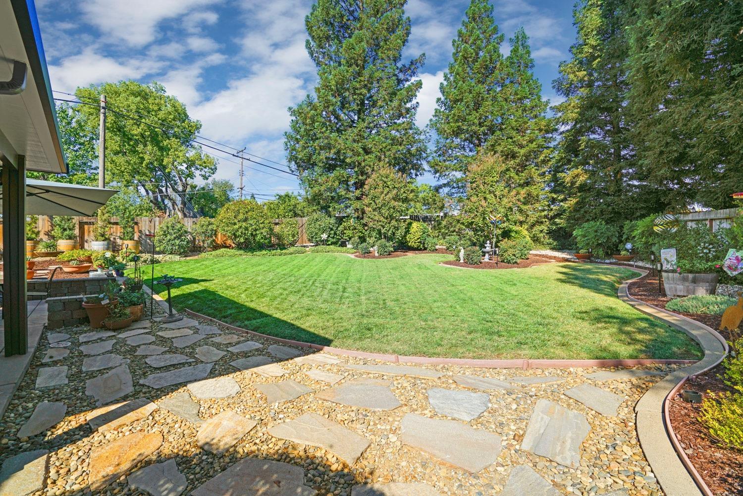 5681 Kingswood Drive