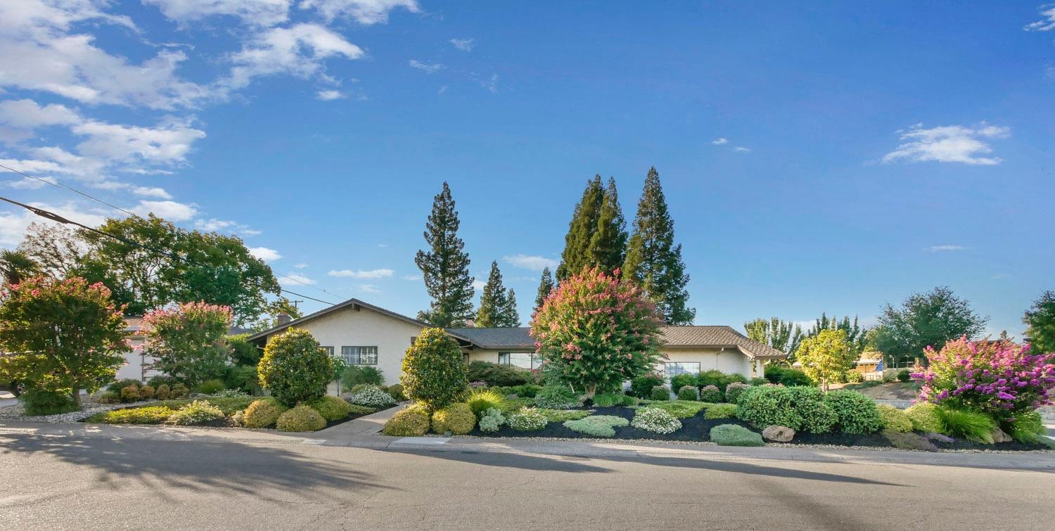 5681 Kingswood Drive