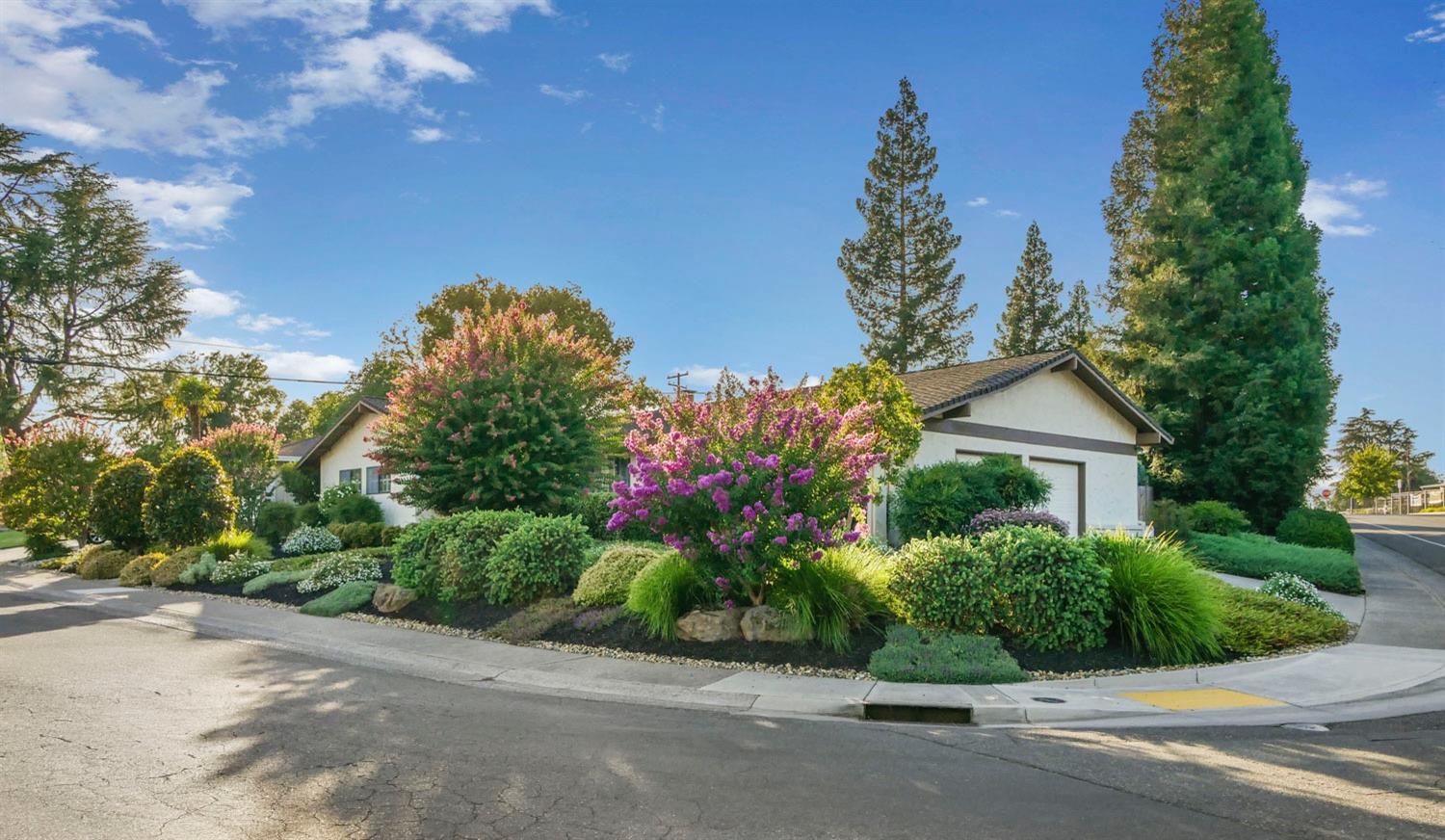 5681 Kingswood Drive