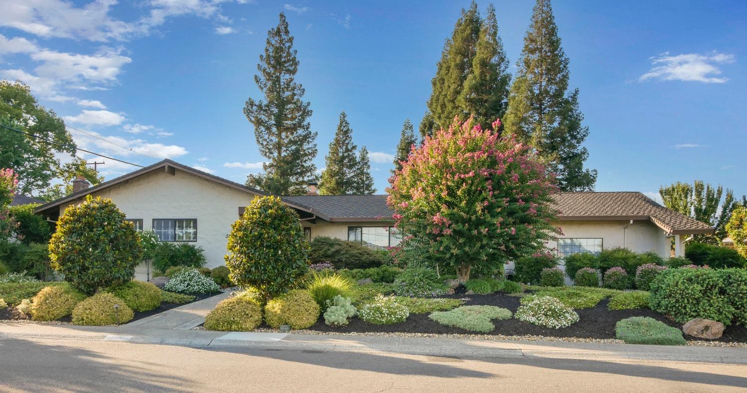 5681 Kingswood Drive