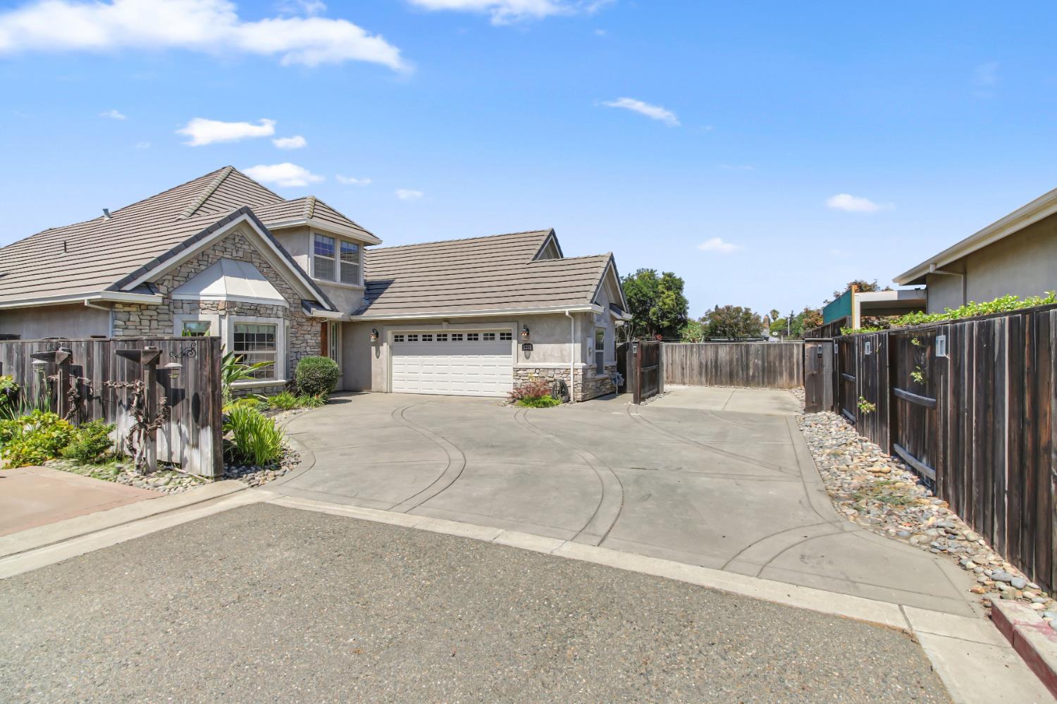 1213 Stonebridge Drive