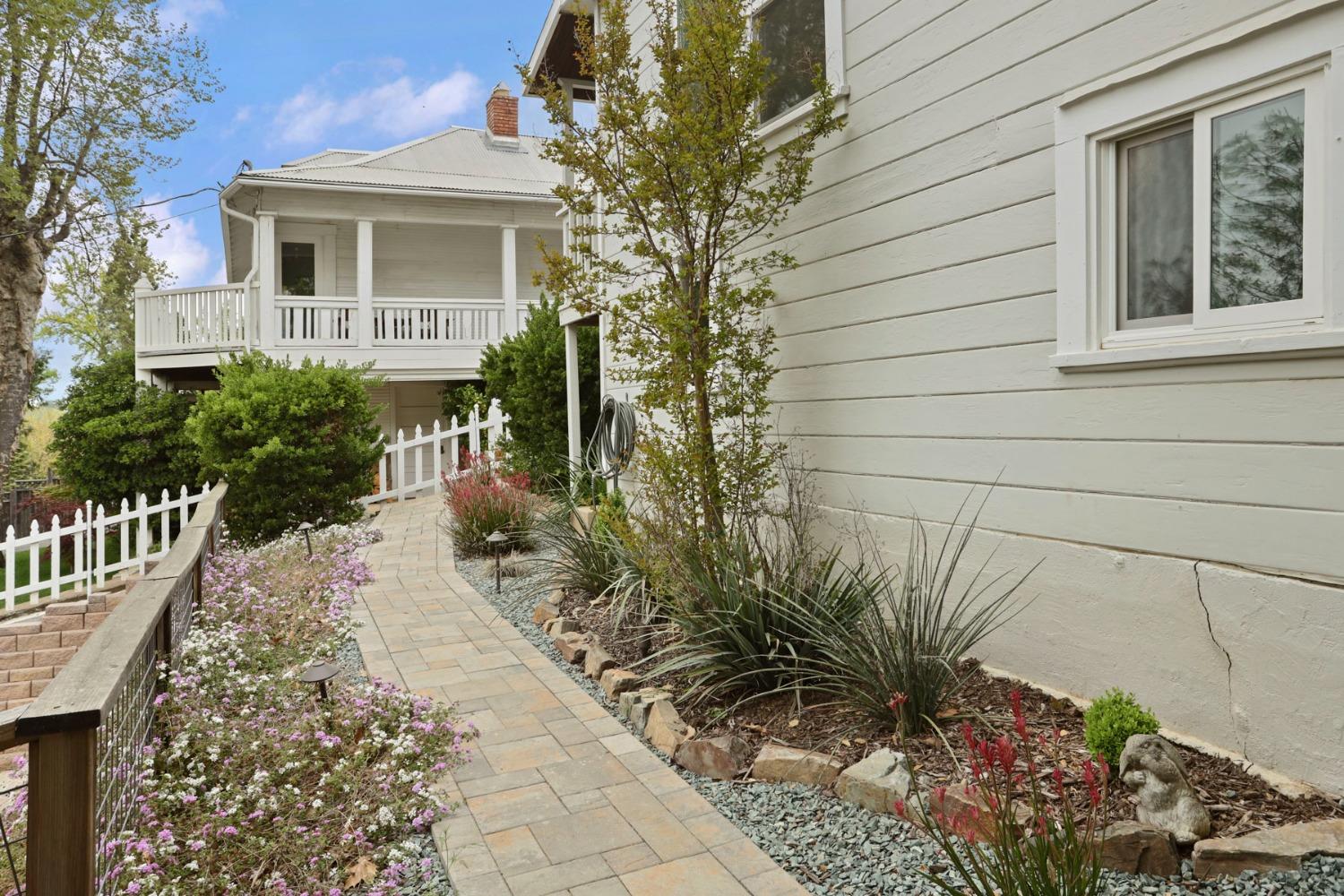 70 Greenstone Terrace