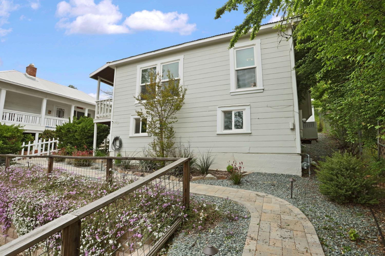 70 Greenstone Terrace