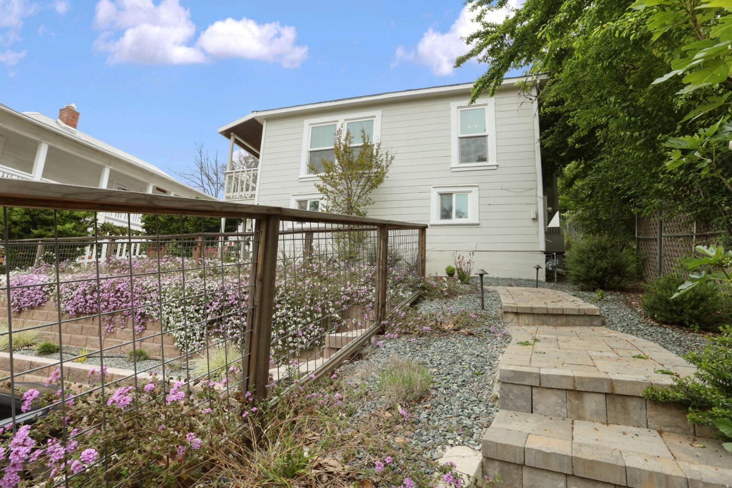 70 Greenstone Terrace