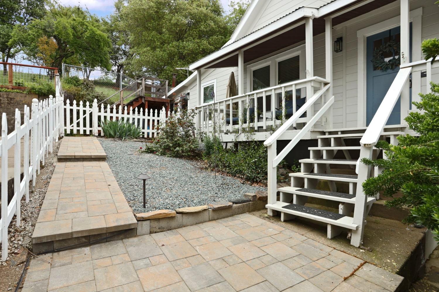 70 Greenstone Terrace