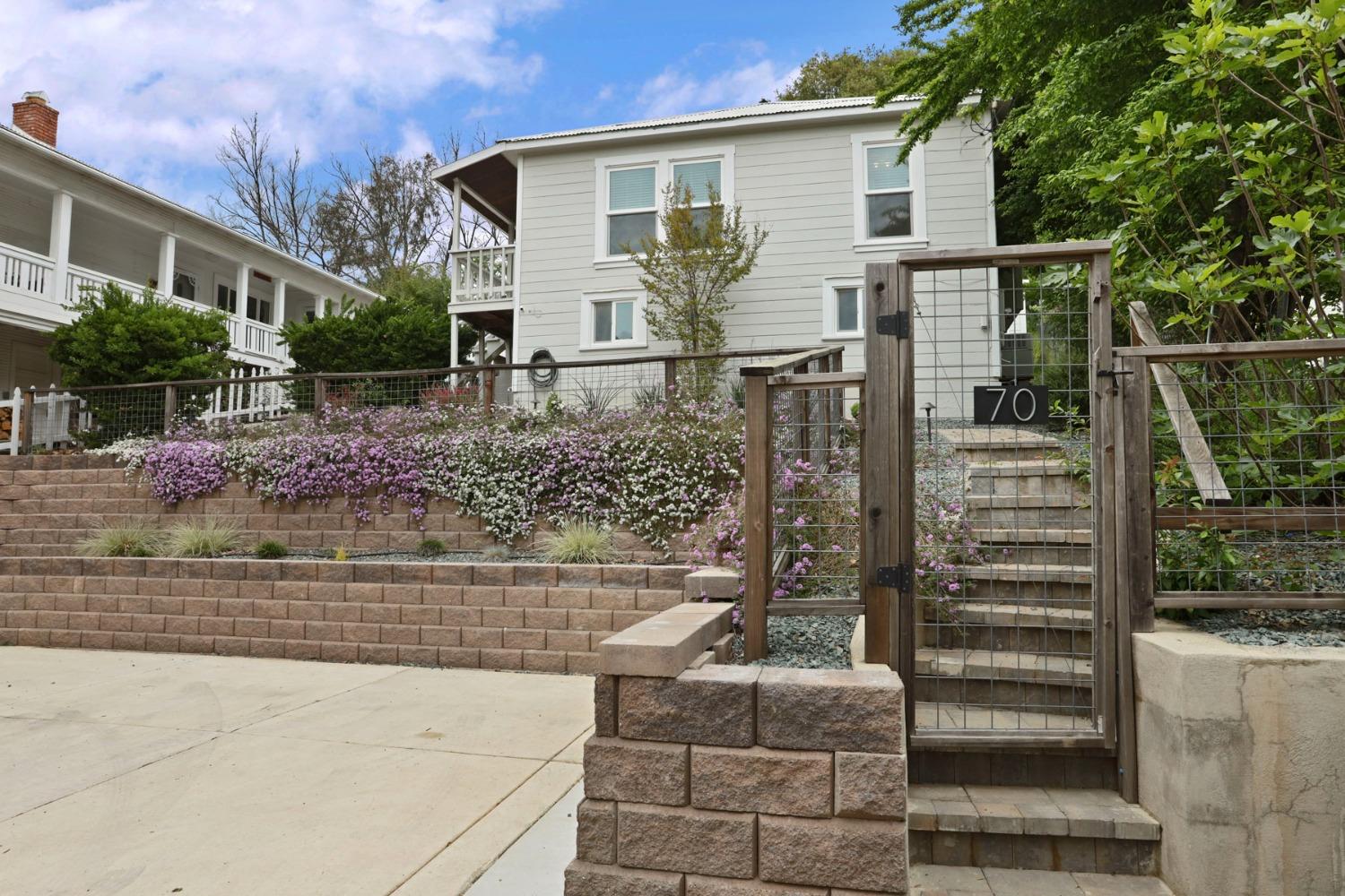 70 Greenstone Terrace