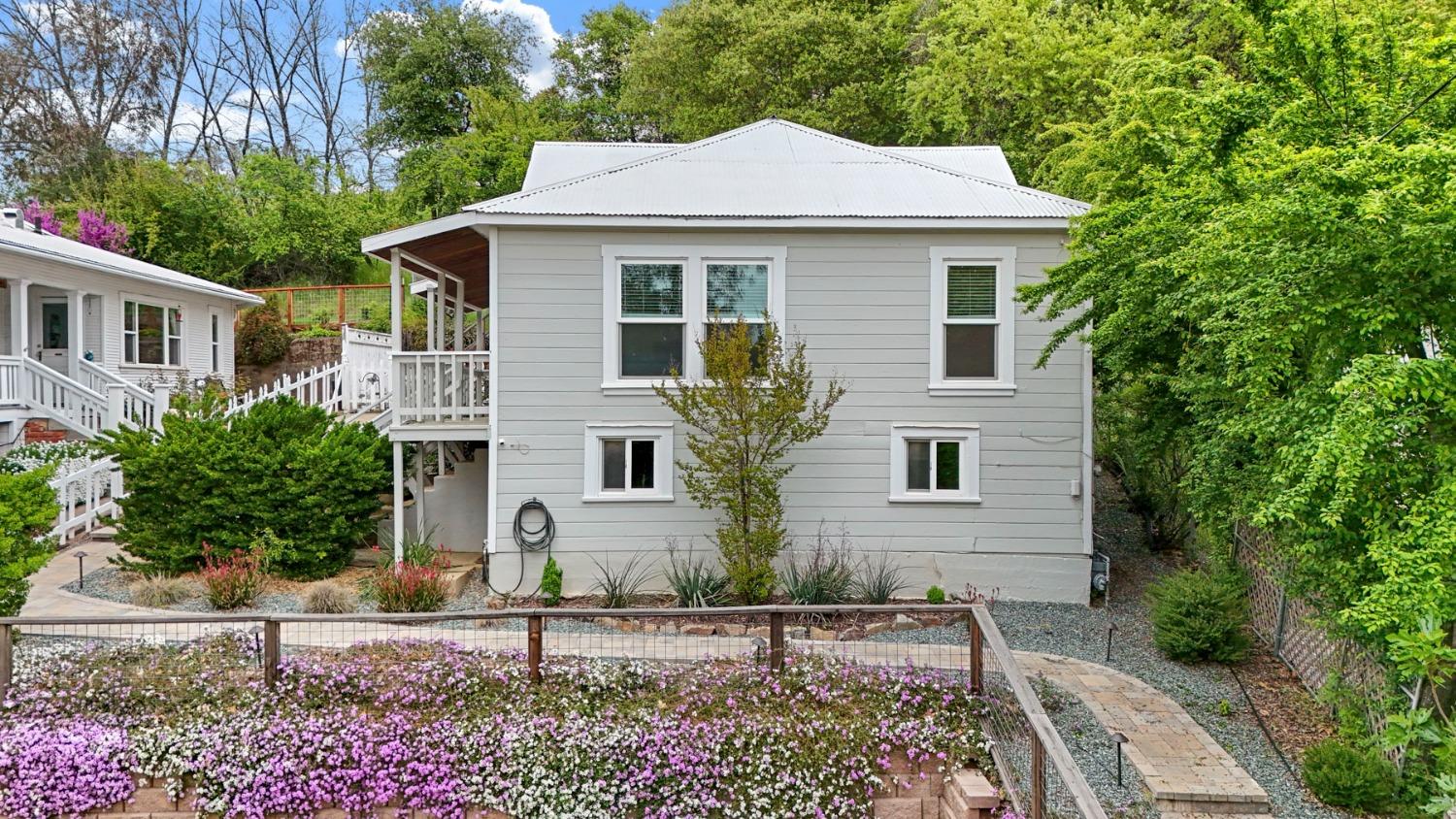 70 Greenstone Terrace