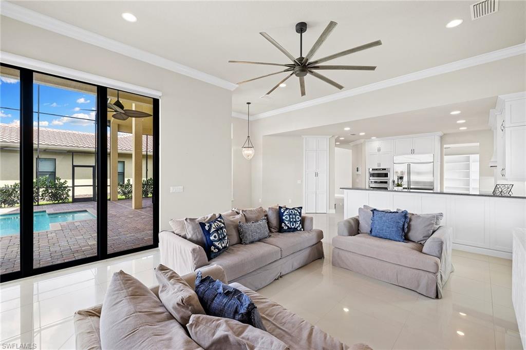 3037 Cinnamon Bay CIR