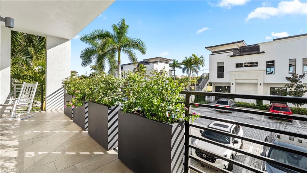 1111 Central AVE 207