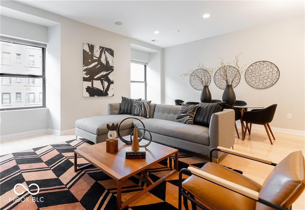 350 N Meridian Street Unit: 304