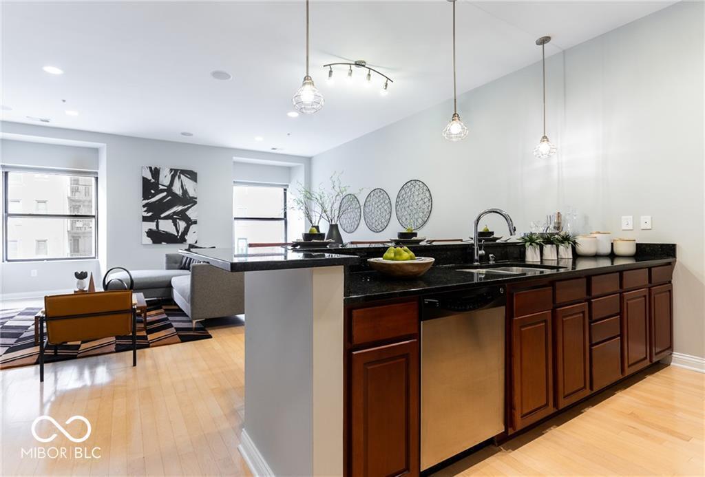 350 N Meridian Street Unit: 304