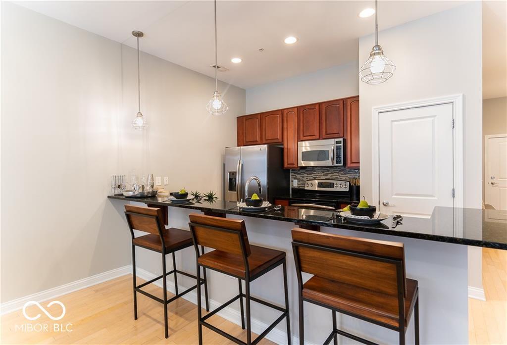 350 N Meridian Street Unit: 304
