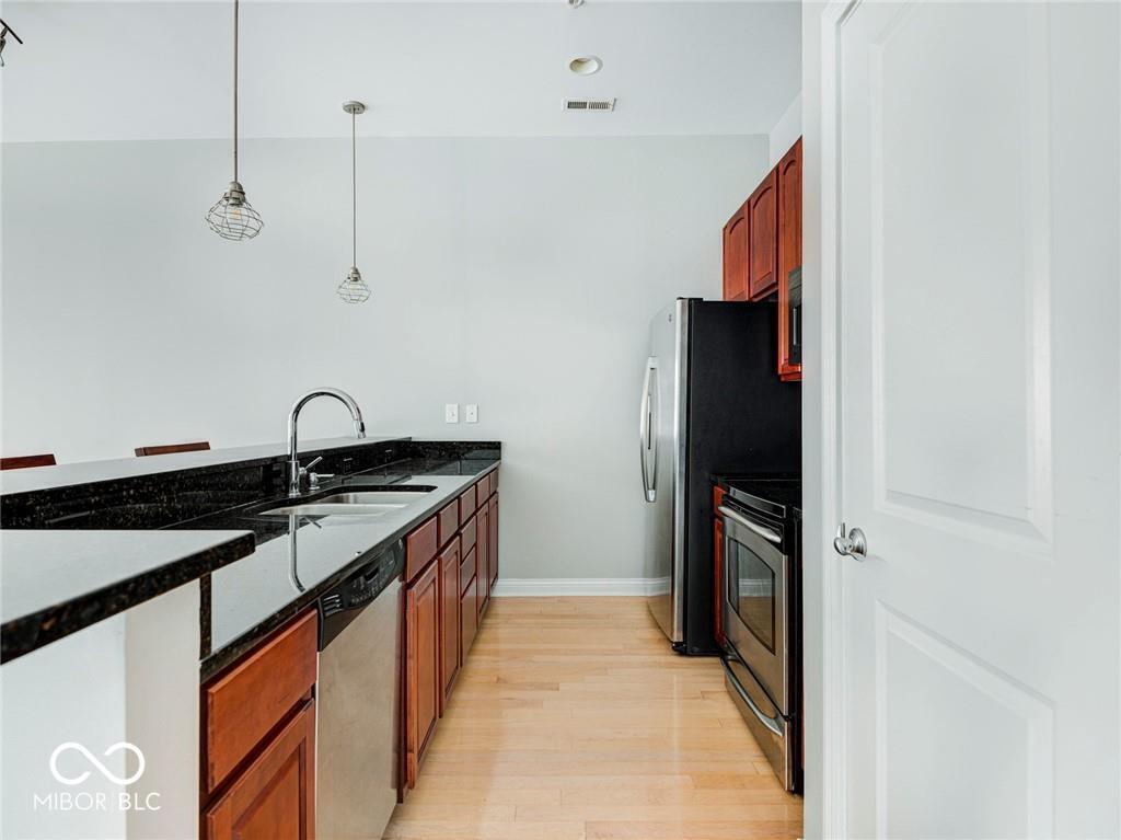 350 N Meridian Street Unit: 304