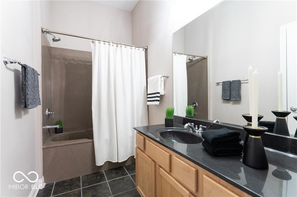 350 N Meridian Street Unit: 304