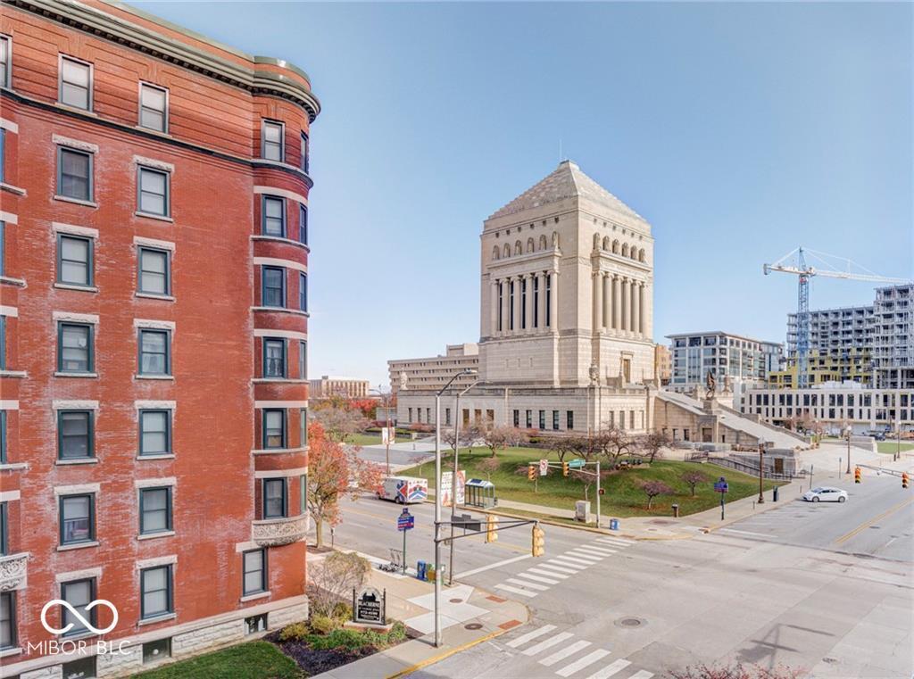 350 N Meridian Street Unit: 304