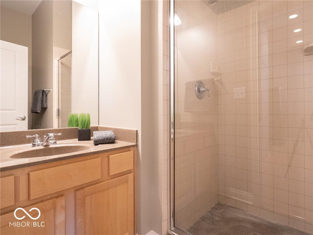 350 N Meridian Street Unit: 304