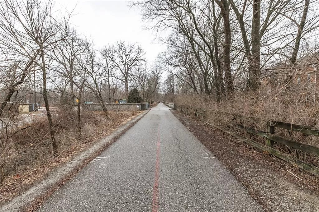 1025 Reserve Way