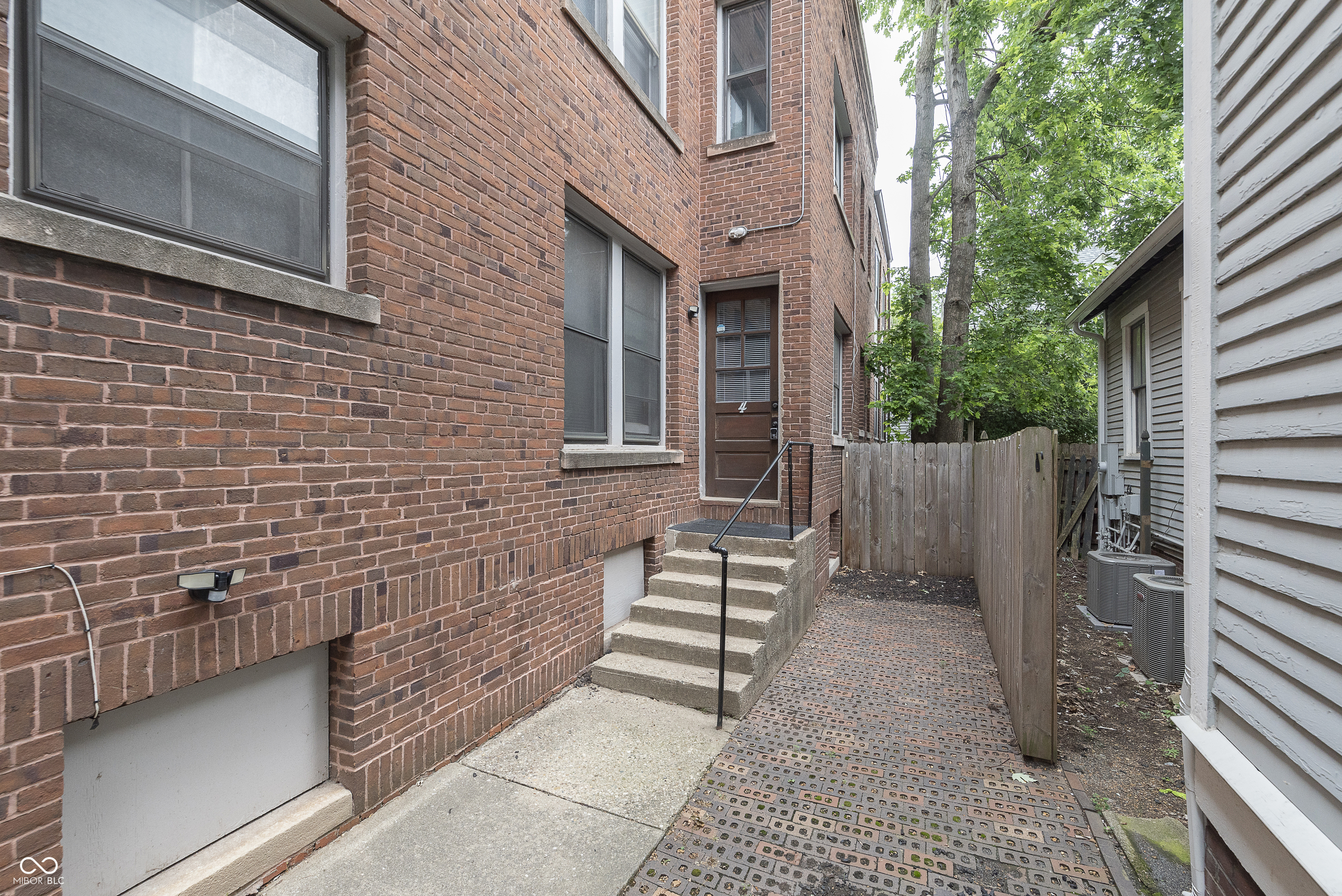 1325 Central Avenue Unit: 4