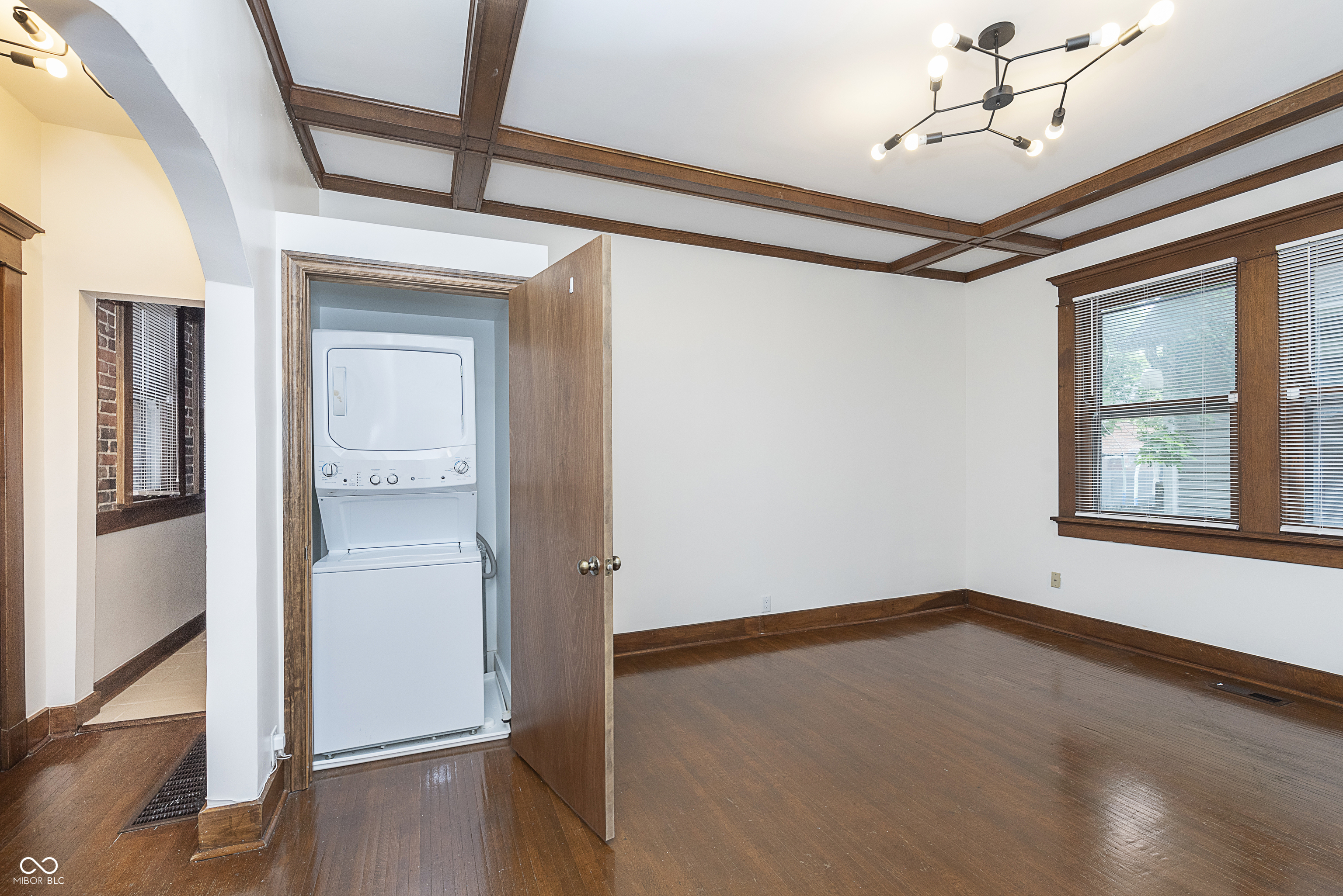 1325 Central Avenue Unit: 4