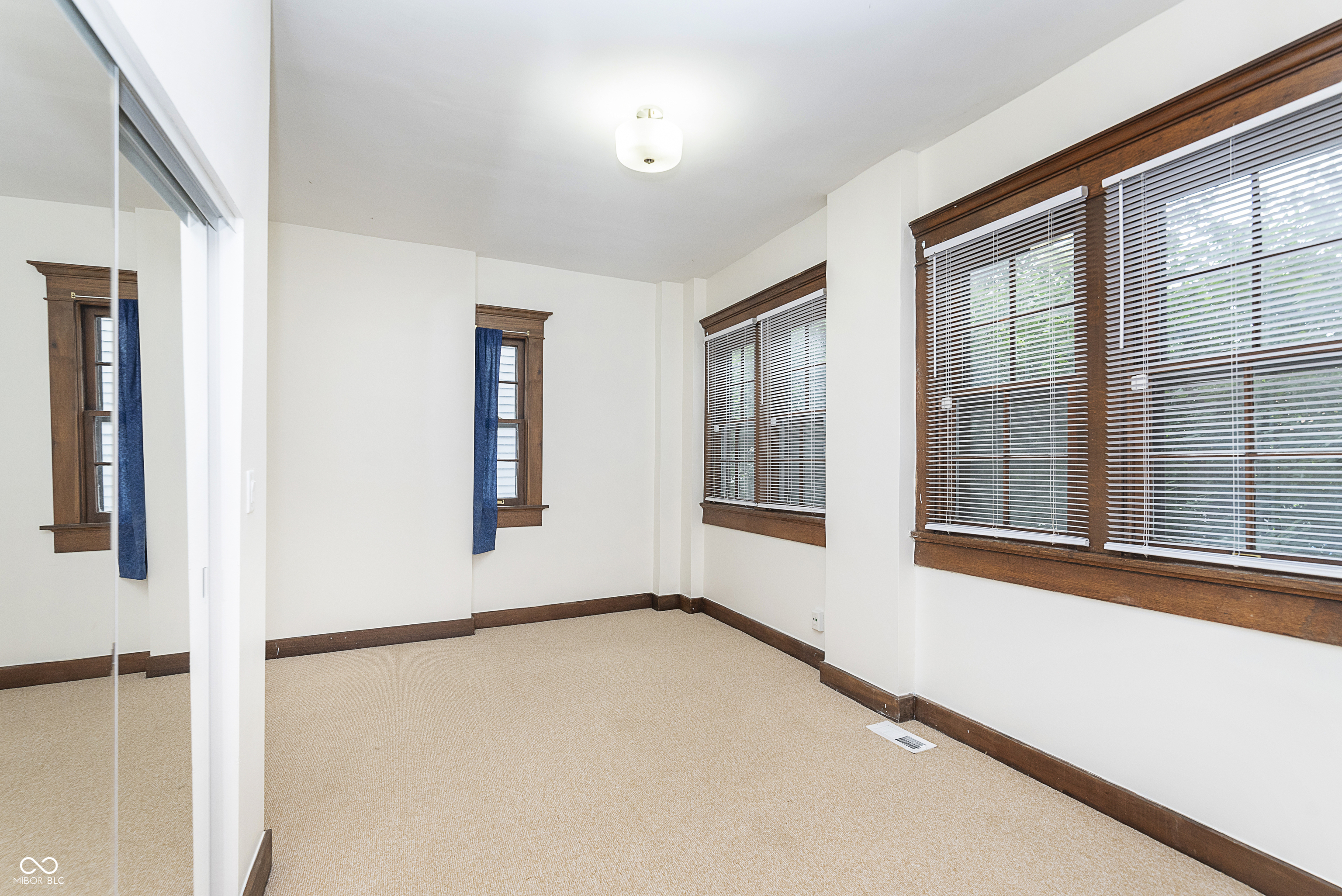 1325 Central Avenue Unit: 4
