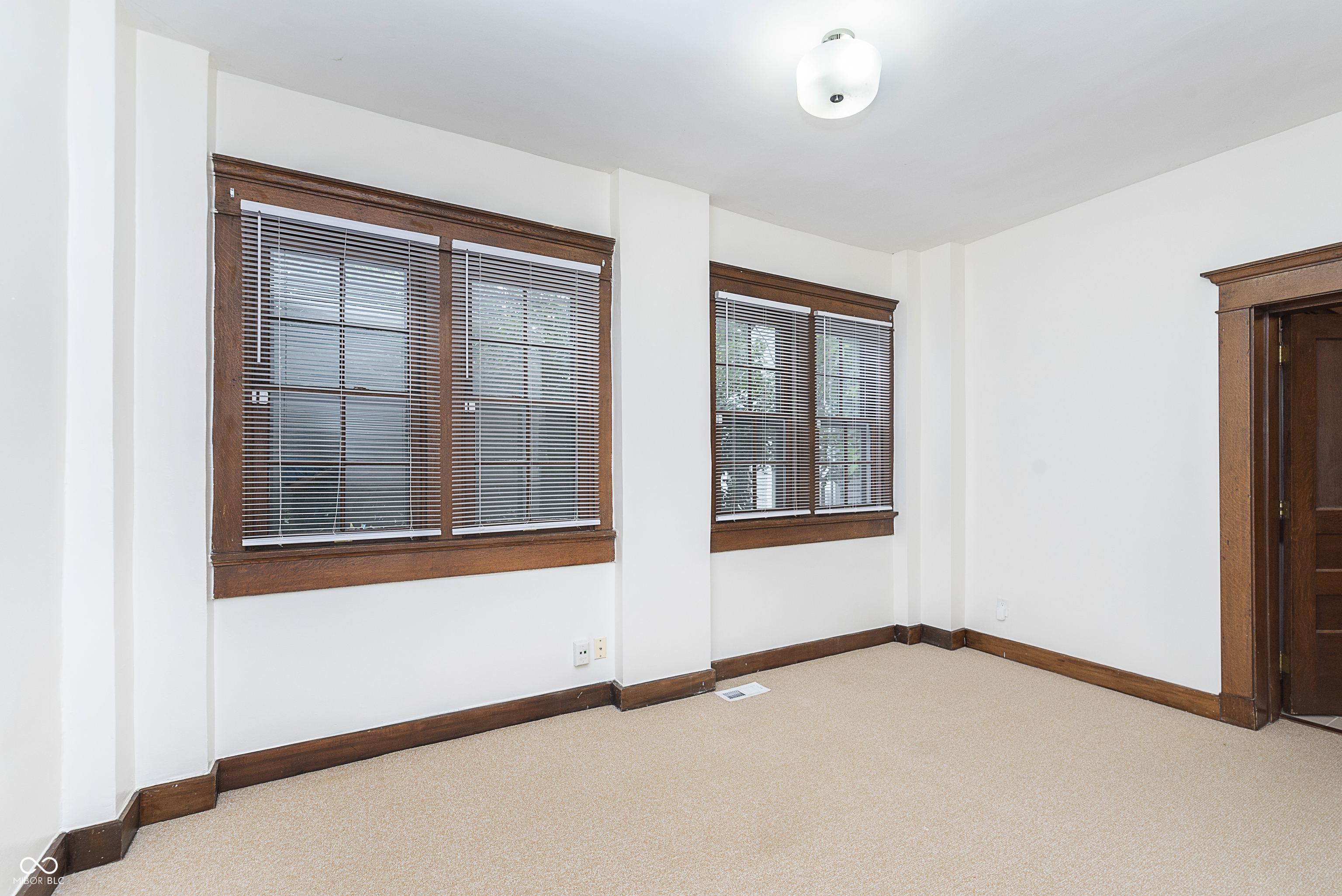 1325 Central Avenue Unit: 4