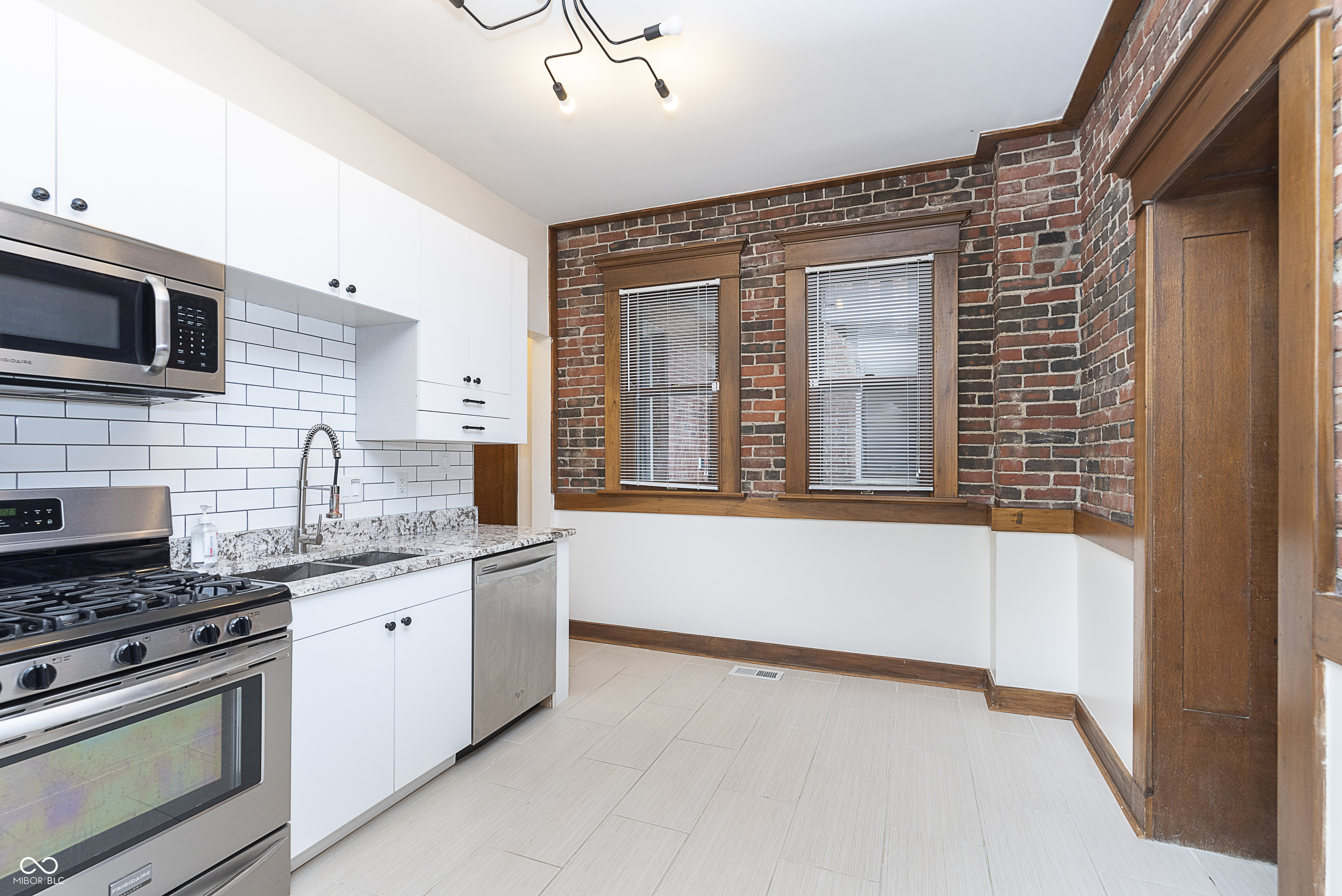 1325 Central Avenue Unit: 4