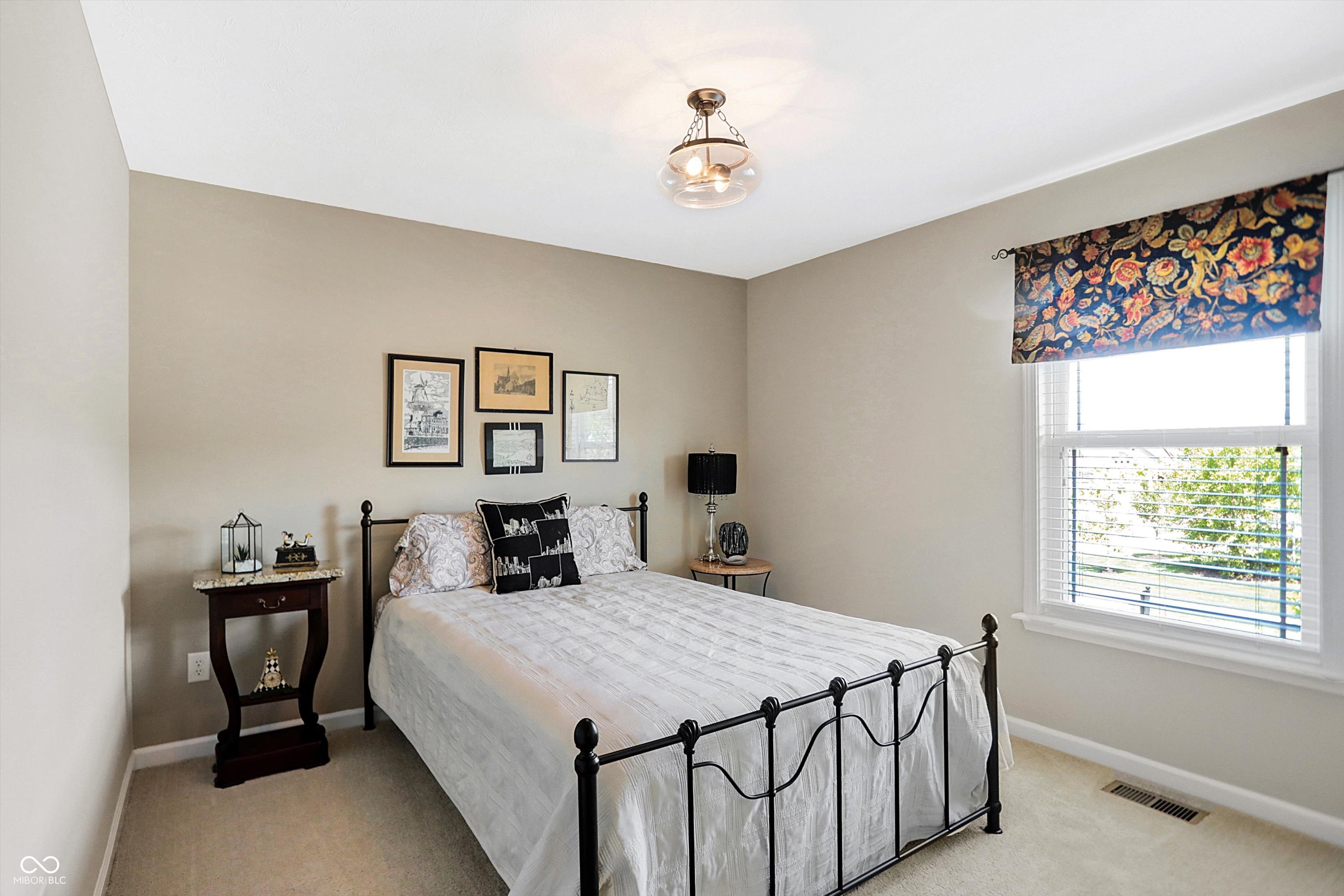 10638 Kensington Lane
