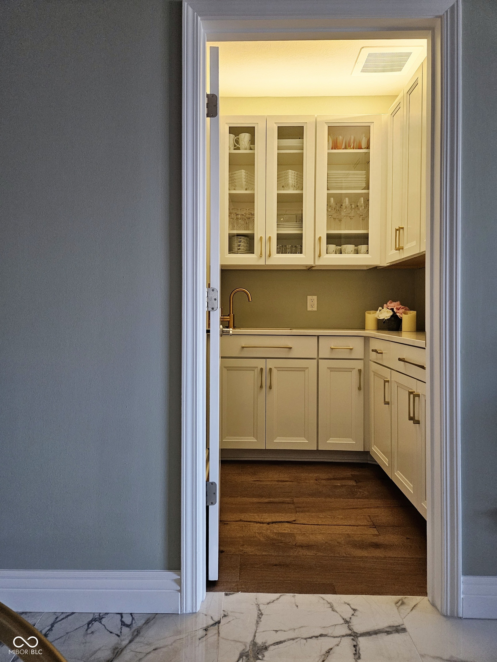 435 Virginia Avenue Unit: 302