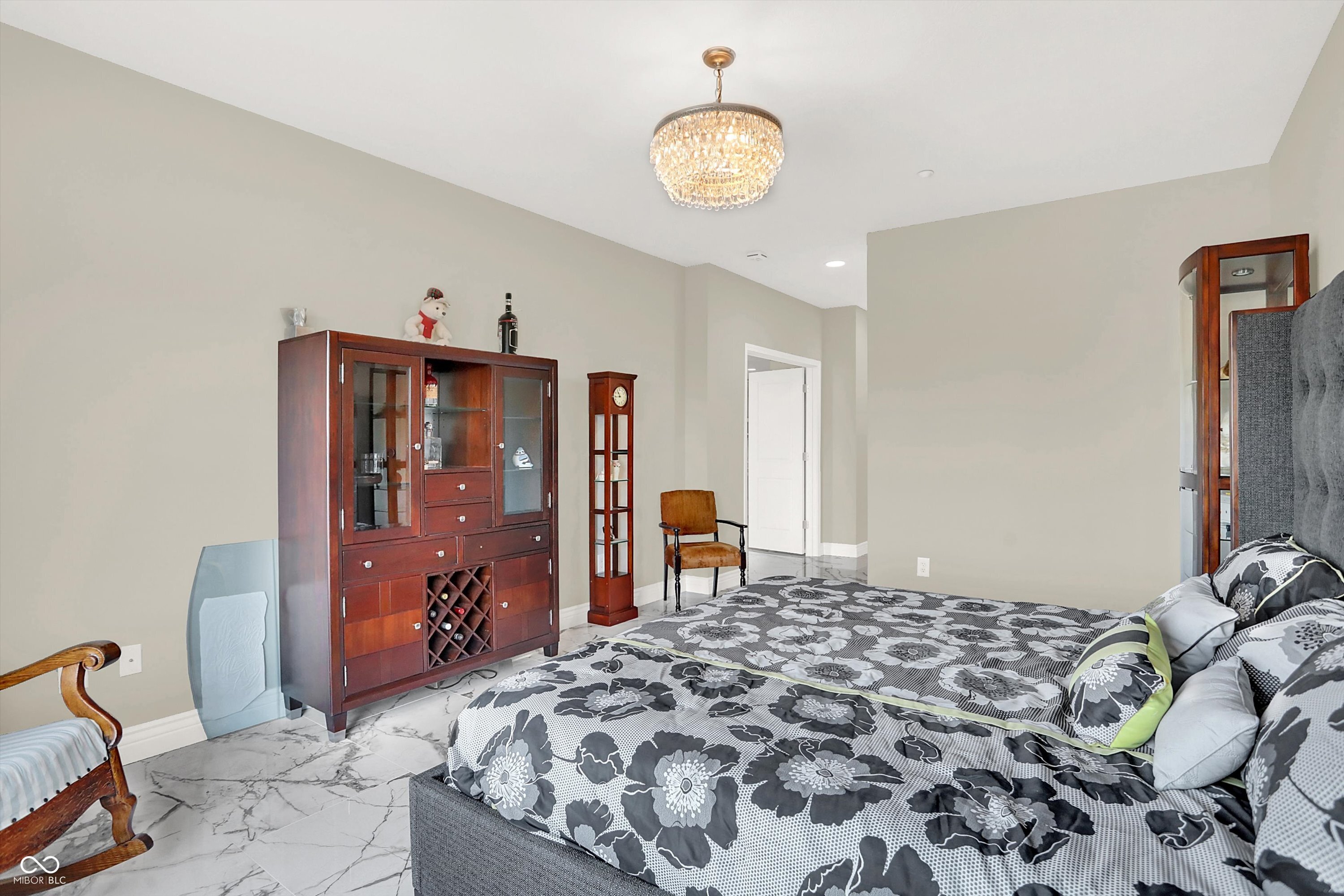 435 Virginia Avenue Unit: 302