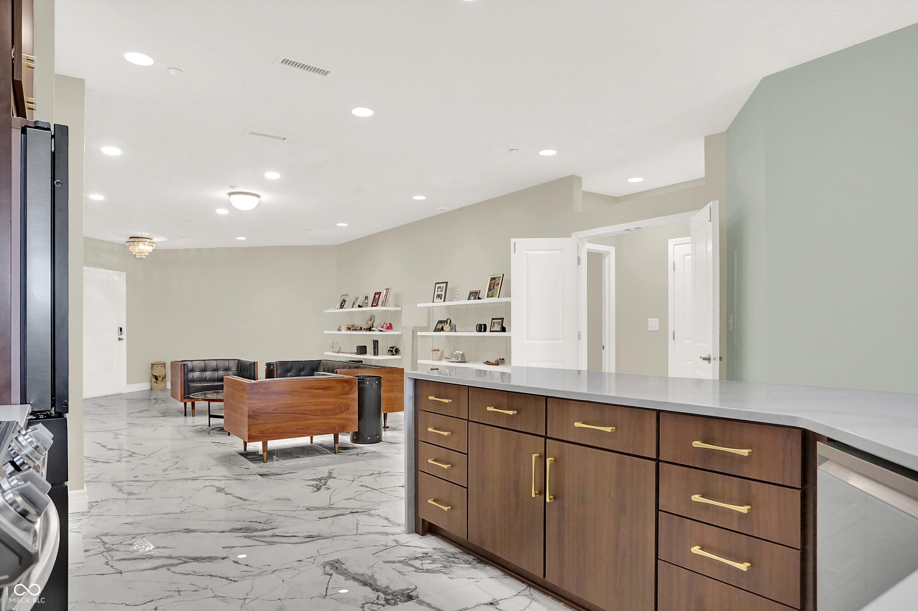 435 Virginia Avenue Unit: 302