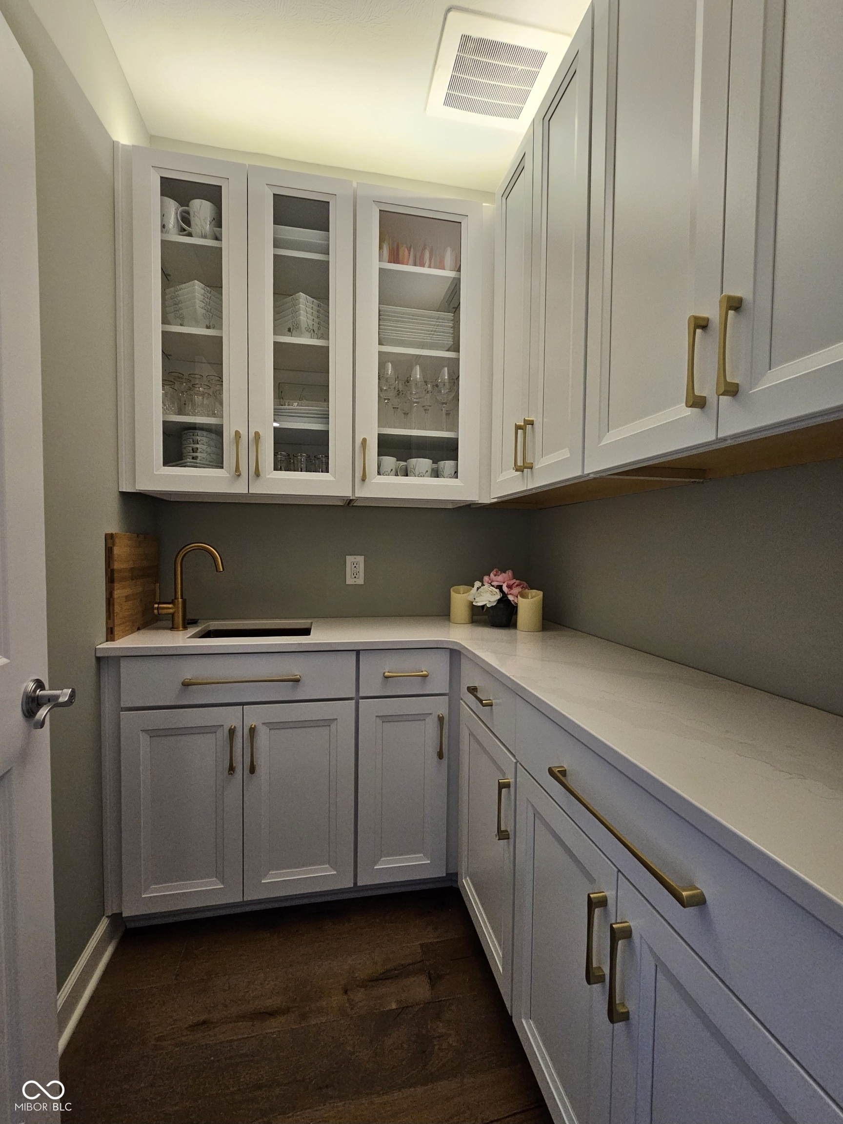 435 Virginia Avenue Unit: 302