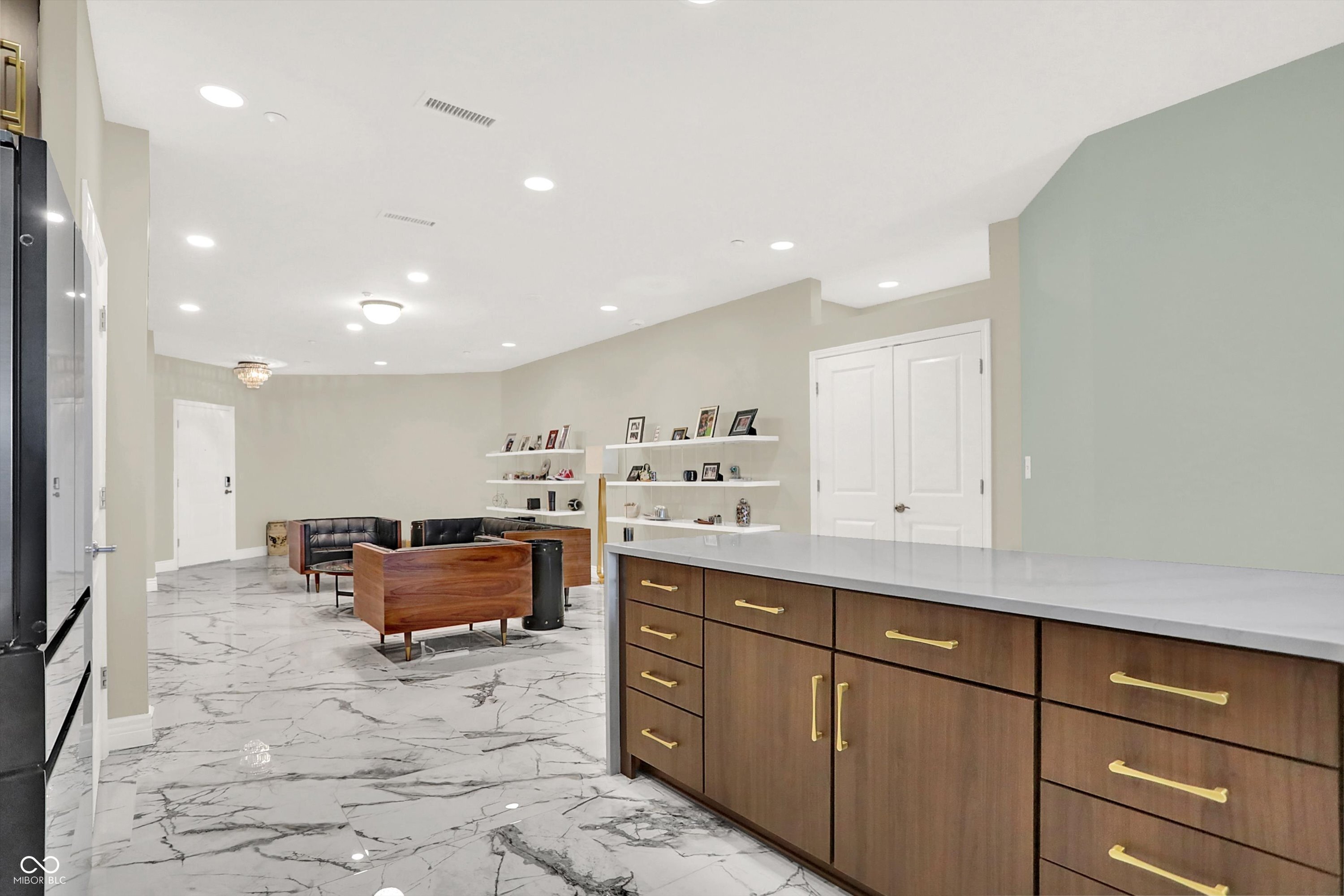 435 Virginia Avenue Unit: 302