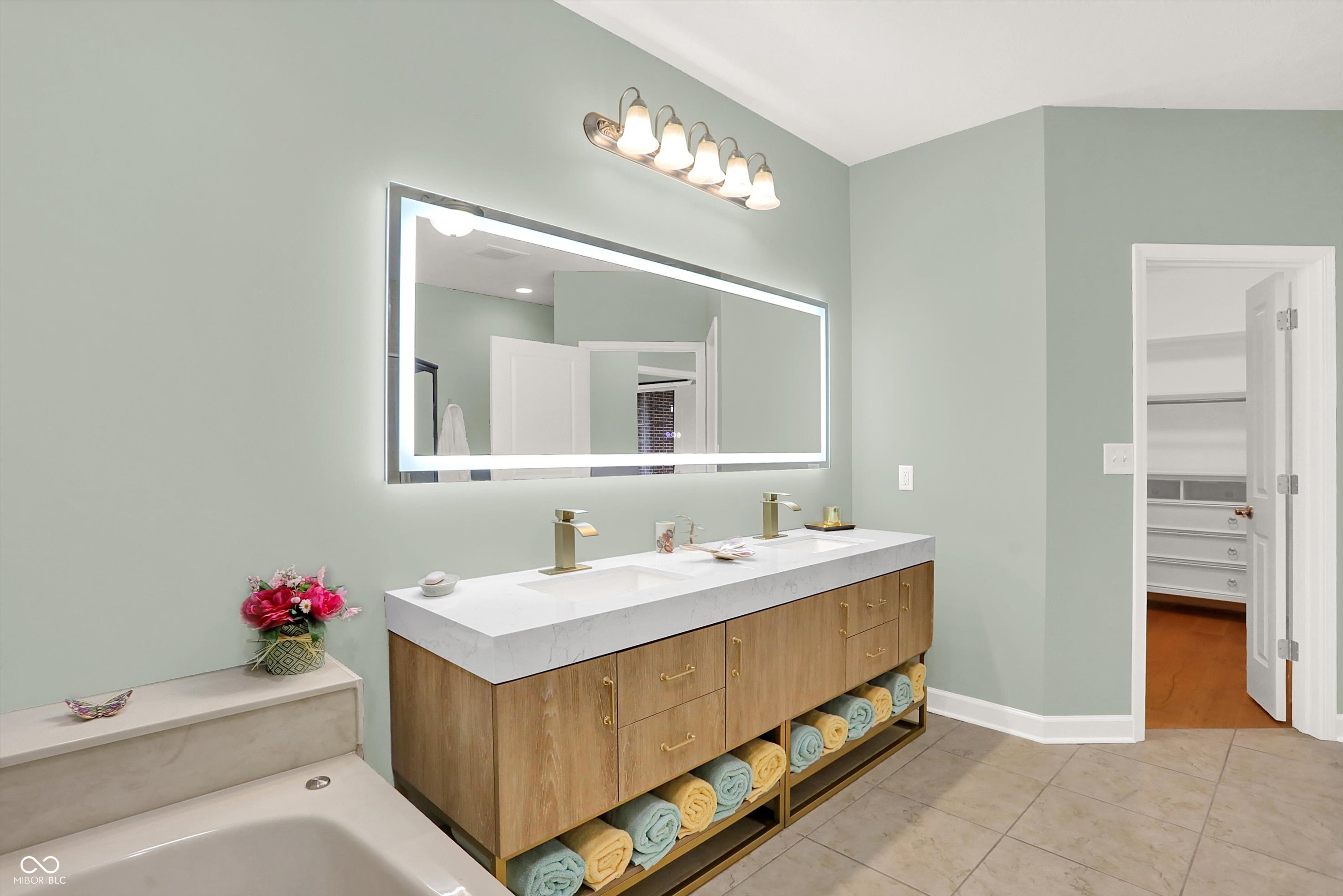 435 Virginia Avenue Unit: 302